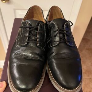 Johnston & Murphy Black Kids Shoes grey sole …used but in good condition…